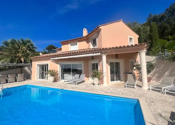 Lei Sambro, Familienfreundlich, Pool Und Toller Meerblick, Ruhig Gelegen By Riviera Homelife Holiday home Saint Aygulf