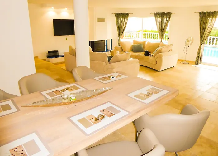 Holiday home Lei Sambro, Familienfreundlich, Pool Und Toller Meerblick, Ruhig Gelegen By Riviera Homelife
